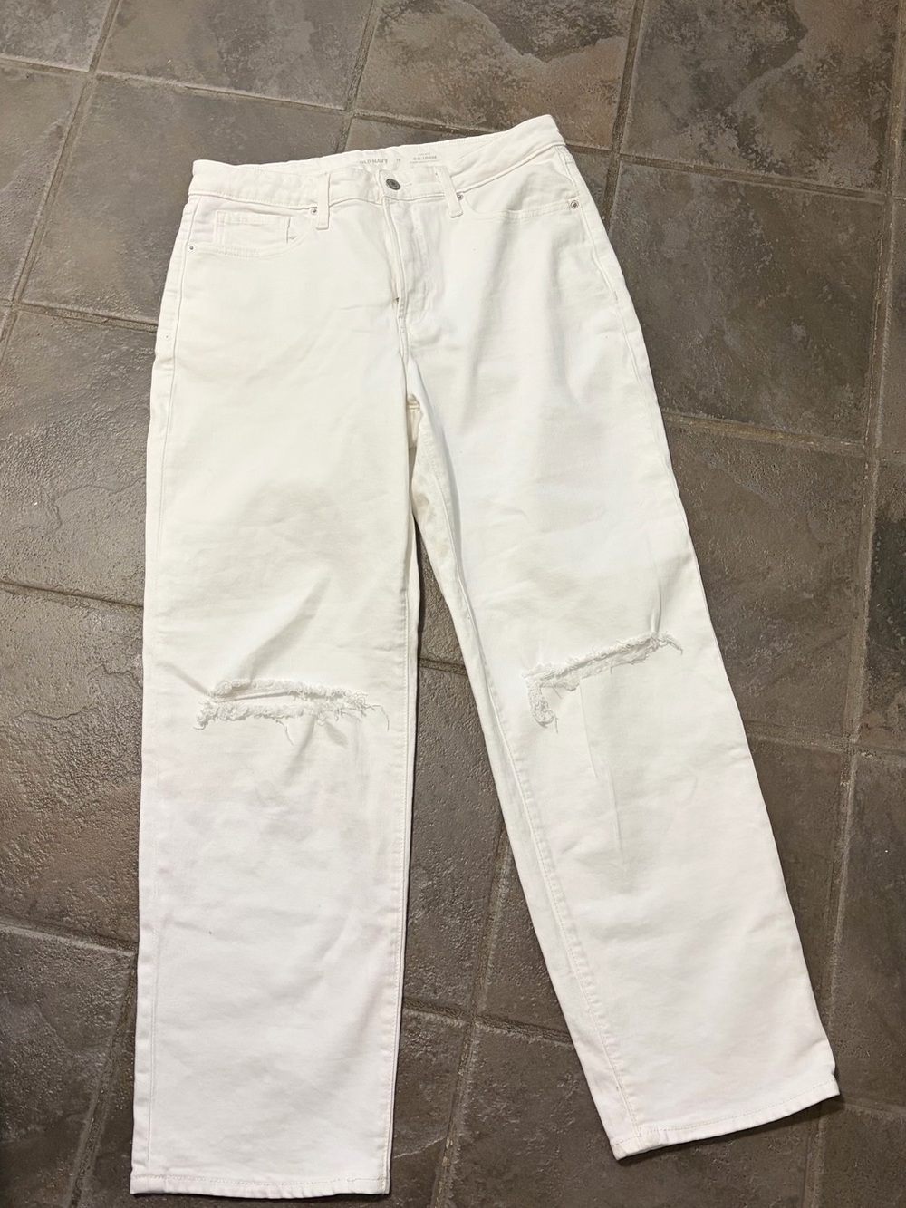 Old Navy White High-Rise Relaxed Jeans loose fit.